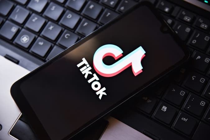 TikTok assina acordo para vender operação nos EUA a investidores