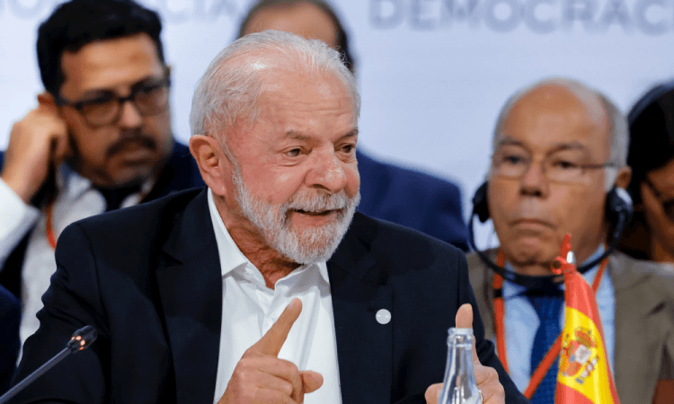 ‘Economia dura’ não convence, e Lula entra em modo campanha com foco no poder de compra
